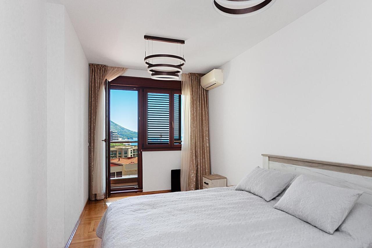 Three Bedroom Spacious Anatolia Budva