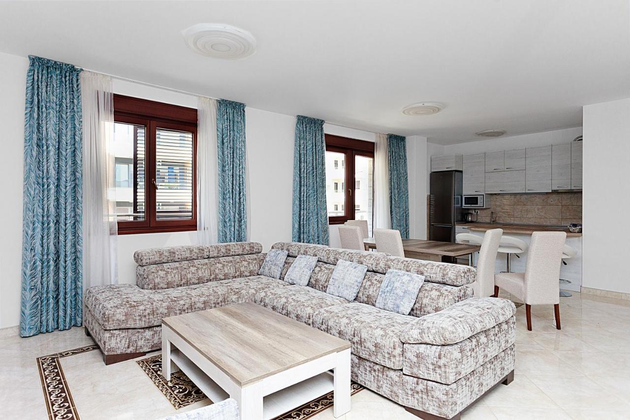 Apartment Three Bedroom Spacious Anatolia *
